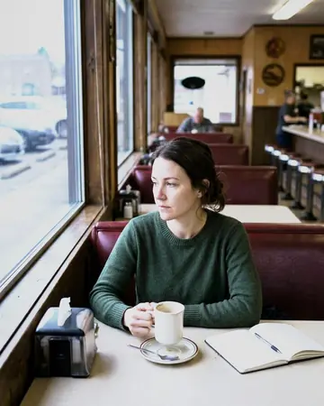 diner booth. With the Aislecard preset applied.