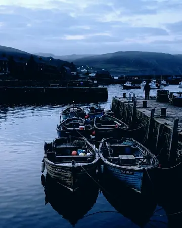 Harbour boats. With the Blackzenith preset applied.