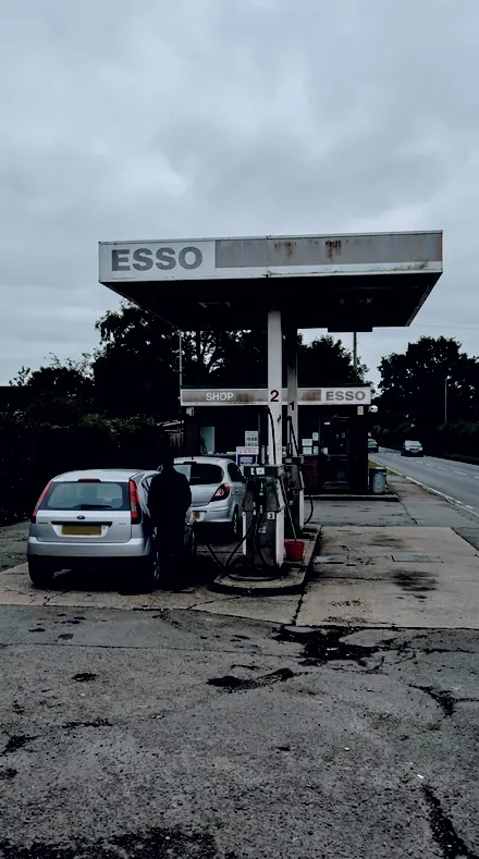 Lamp Cast applied to Petrol station