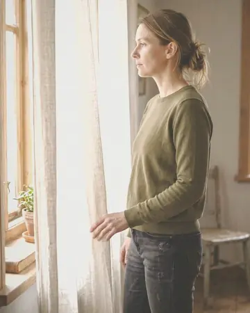 curtain light. With the Cradlecream preset applied.
