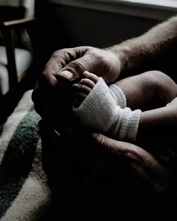 newborn hands. With the Facestudy preset applied.