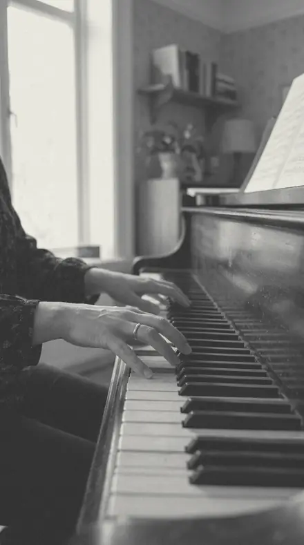 Sunlight Print applied to Hands piano