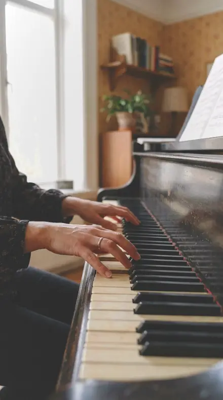 Route Tape applied to Hands piano