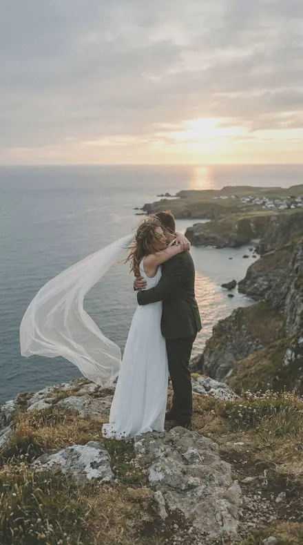 Chain Fence applied to Cliff elopement