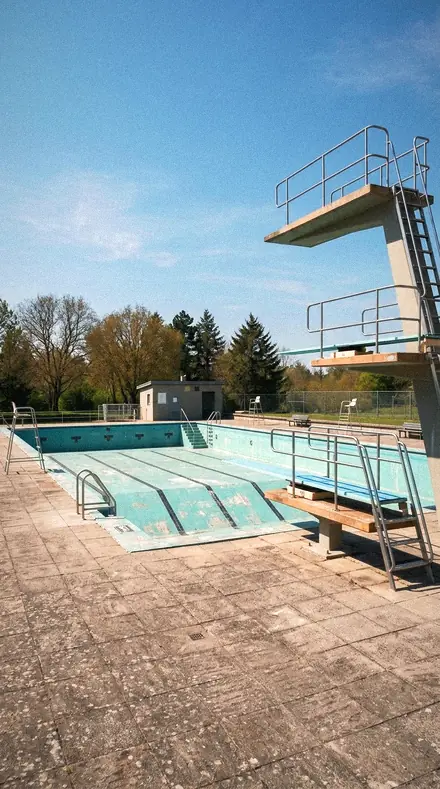 Waterhole Noon applied to Empty pool