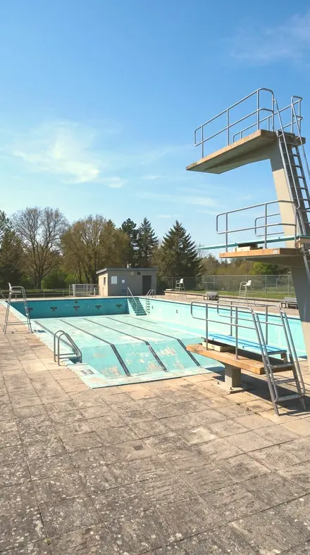 Marble Vein applied to Empty pool