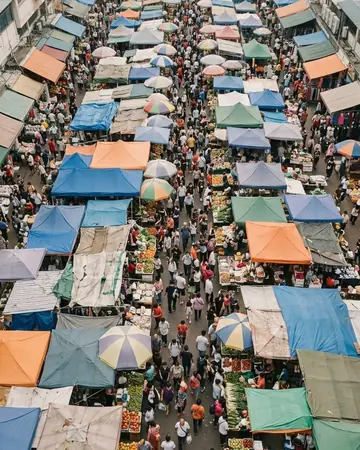 Market crowd. Photographed without a preset.