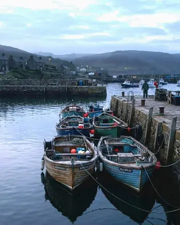 harbour boats. With the Nightcurve preset applied.