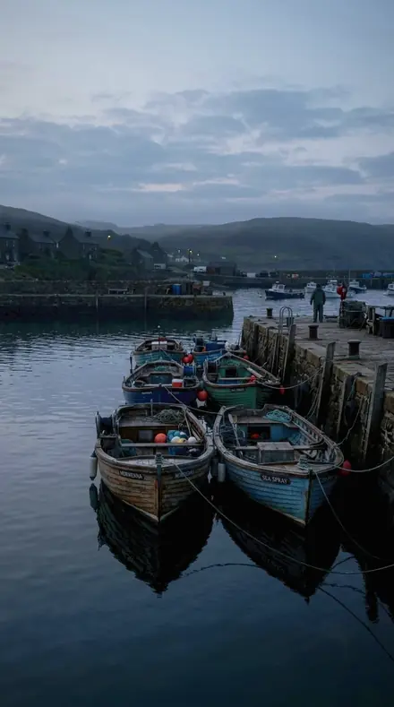 Harbour boats. With the Brightwork Facet preset applied.