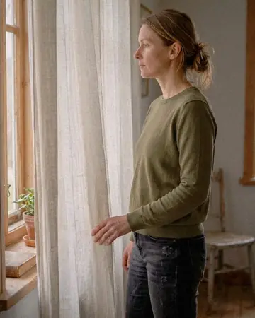 Curtain light. With the True Skin preset applied.