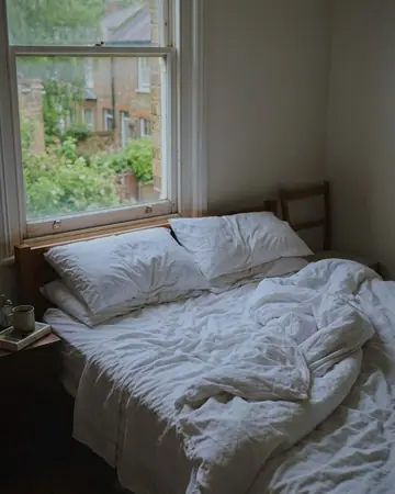 bed morning. With the Vitroglass preset applied.