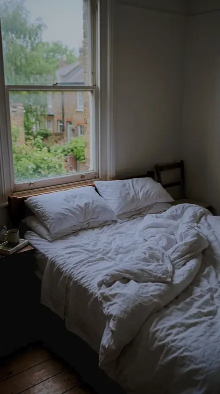 Tracery Line applied to Bed morning