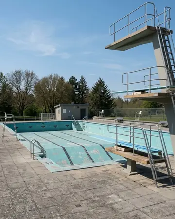 Empty pool. Photographed without a preset.