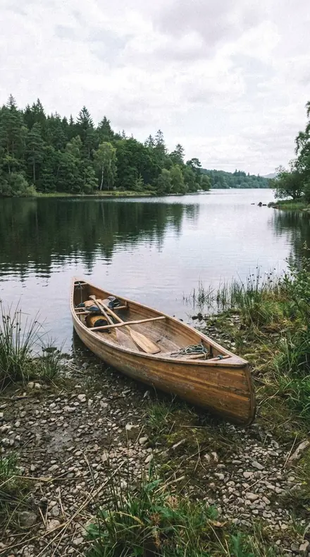 Overhead Sun applied to lake canoe