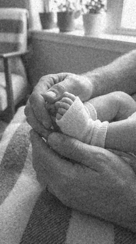 EV-15 Mono Drift applied to Small hands, handled gently
