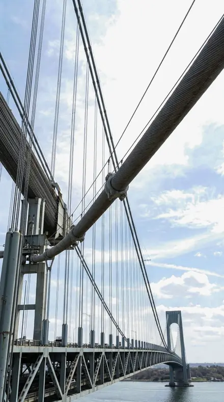 Antenna Mast applied to bridge cables