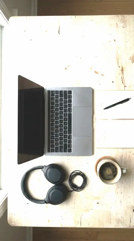 Product Light applied to desk flatlay