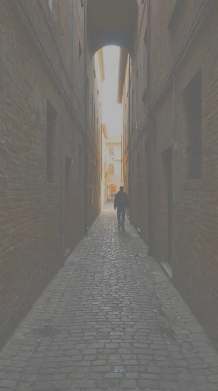 Noon Extreme applied to alley lines